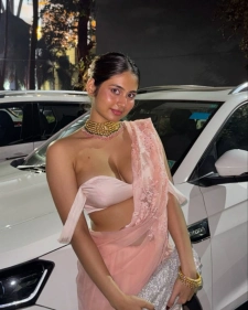 Escort in Agra